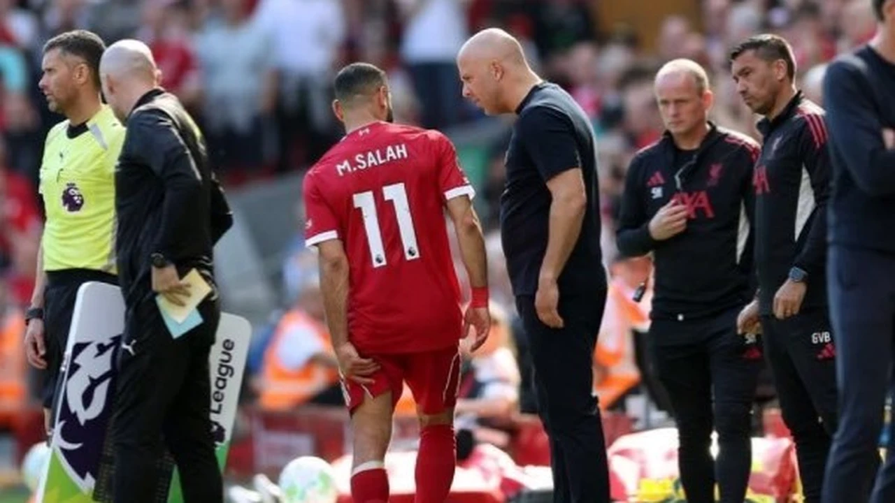 هل يلحق بالمنتخب.. سيف زاهر يكشف فترة غياب صلاح ويطمئن الجماهير